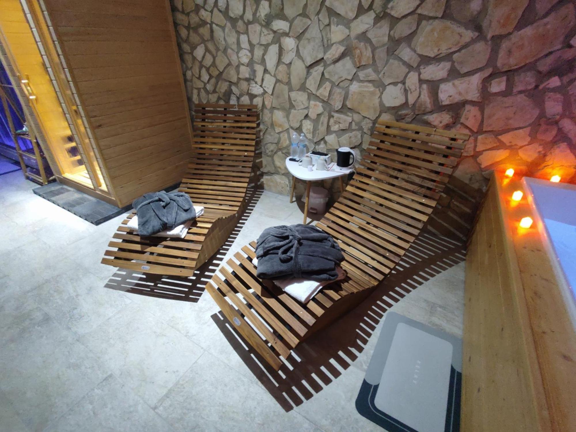 Spa Suite 21 奥古斯塔 外观 照片